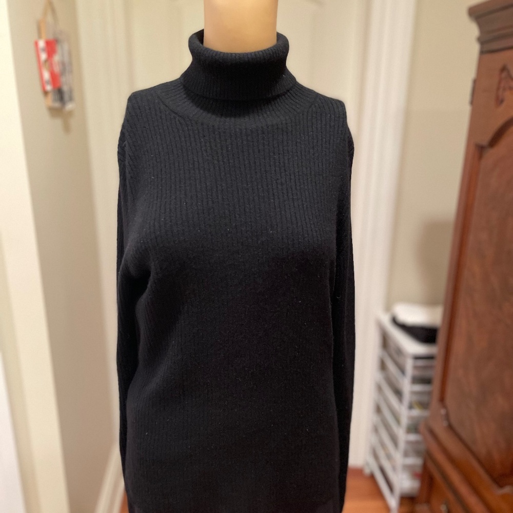 Bloomingdale’s Black Merino Wool/Cashmere Turtleneck